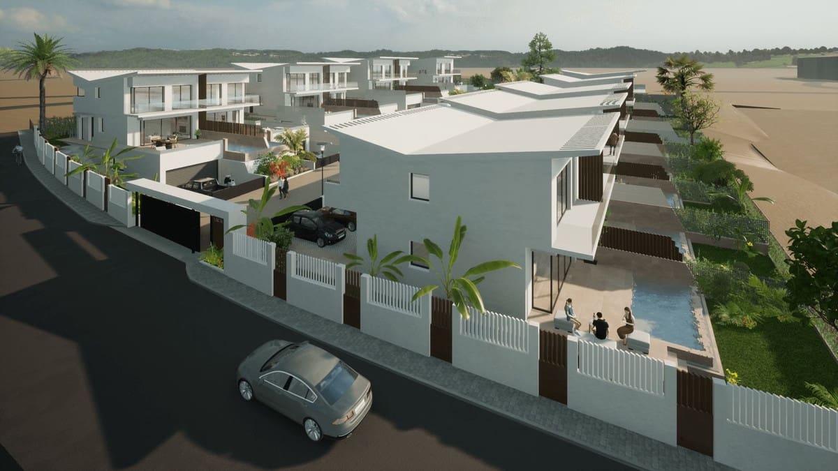 4 makuuhuone Omakotitalo myytävänä paikassa La Cala de Mijas mukana uima-altaan 
autotalli - 796 000 € (Ref: 9101430)