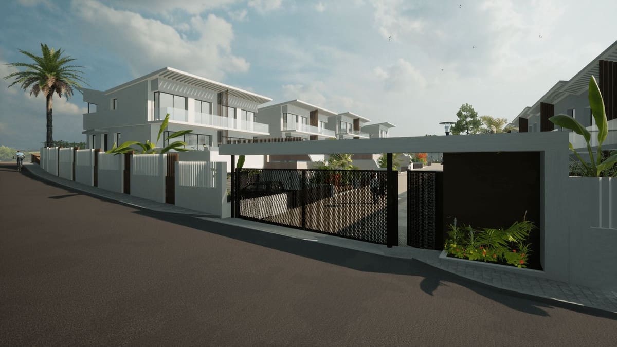 4 makuuhuone Omakotitalo myytävänä paikassa La Cala de Mijas mukana uima-altaan 
autotalli - 796 000 € (Ref: 9101430)