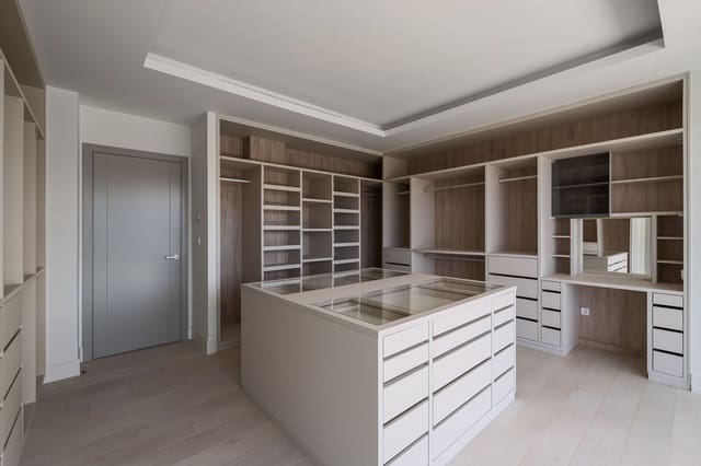 4 chambre Villa/Maison à vendre à Estepona avec piscine garage - 3 000 000 € (Ref: 9105207)