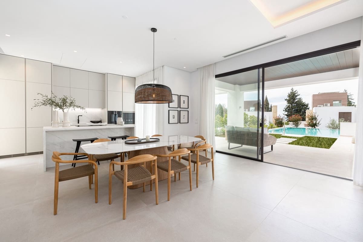 4 soveværelse Villa til salg i Golden Mile med swimmingpool garage - € 4.750.000 (Ref: 9107838)