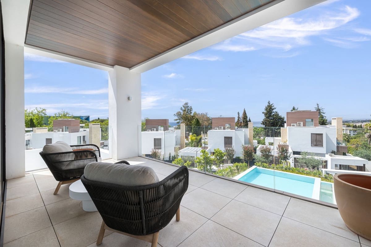 4 soveværelse Villa til salg i Golden Mile med swimmingpool garage - € 4.750.000 (Ref: 9107838)