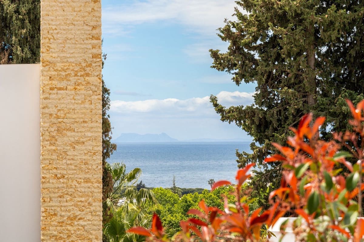 4 soveværelse Villa til salg i Golden Mile med swimmingpool garage - € 4.750.000 (Ref: 9107838)