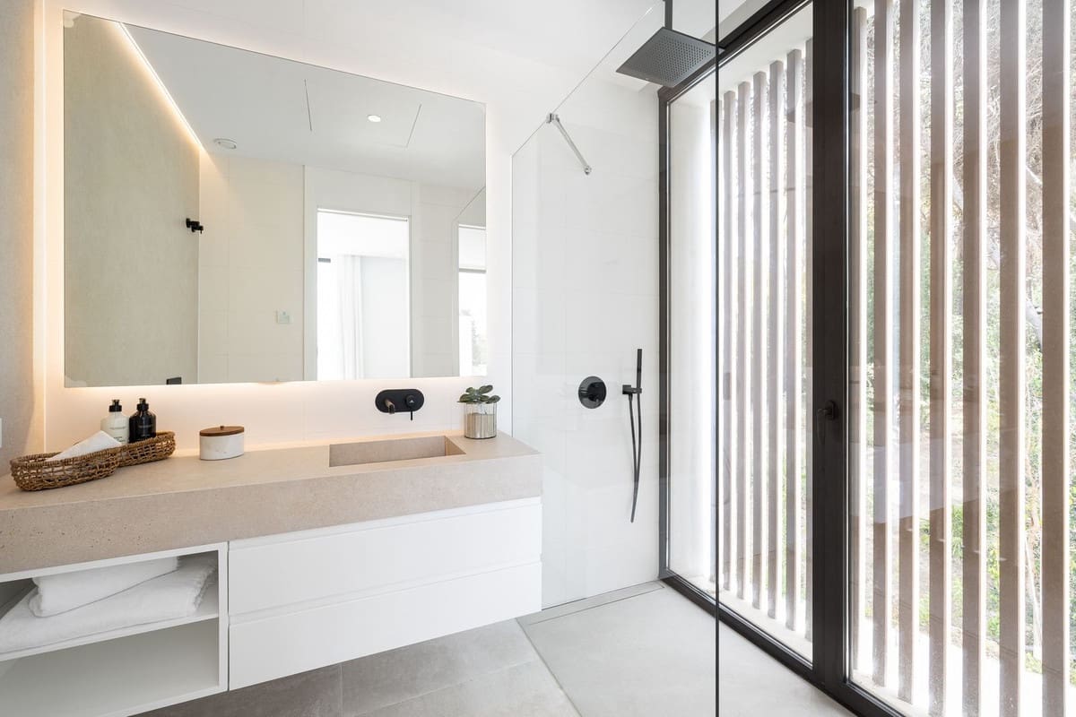 4 bedroom Villa for sale in Golden Mile with pool garage - € 4,750,000 (Ref: 9107838)