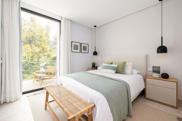 4 sypialnia Willa na sprzedaż w Golden Mile, Marbella z basenem garażem - 4 750 000 € (Ref: 9107838)