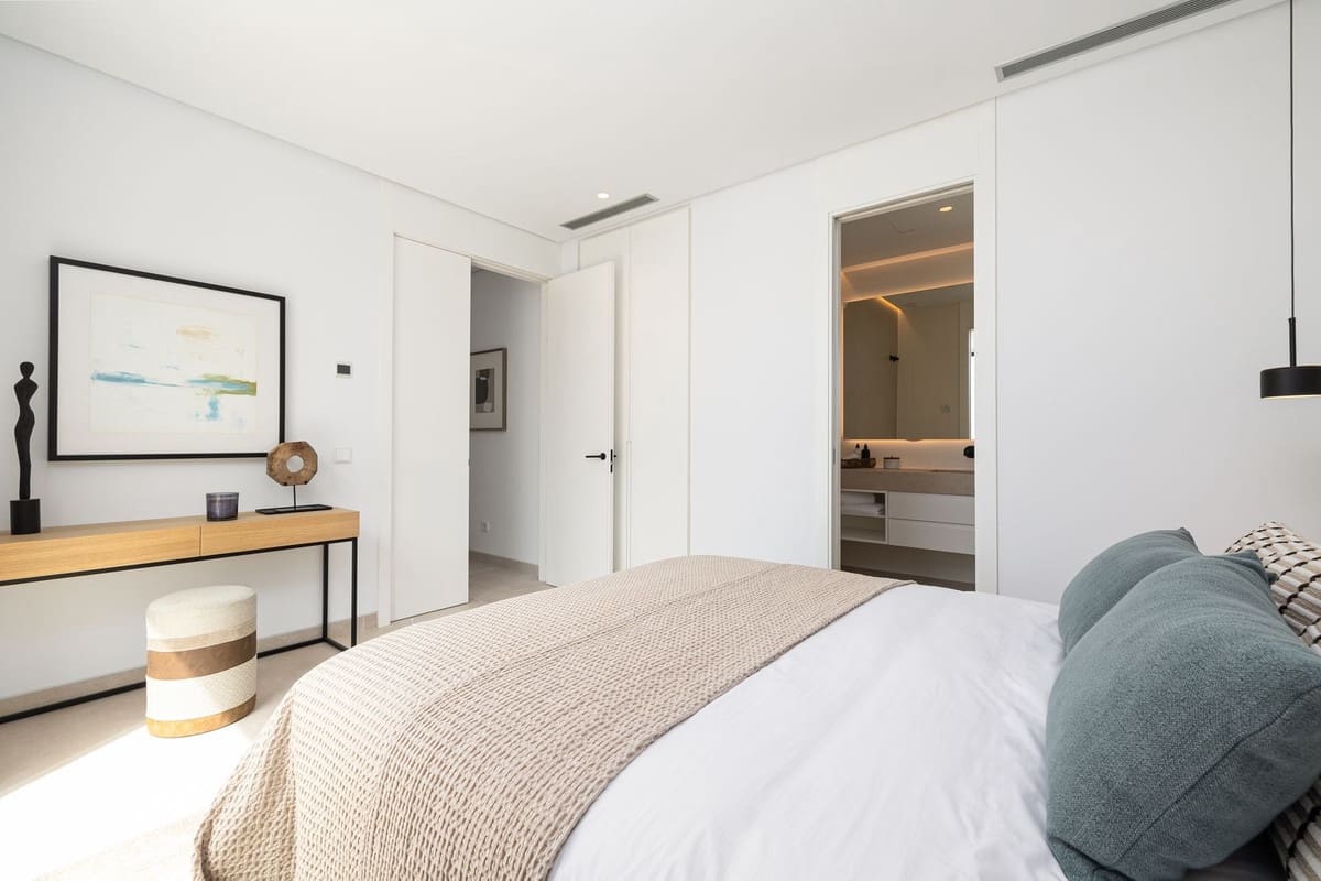 4 soverom Villa til salgs i Golden Mile med svømmebasseng garasje - € 4 750 000 (Ref: 9107838)