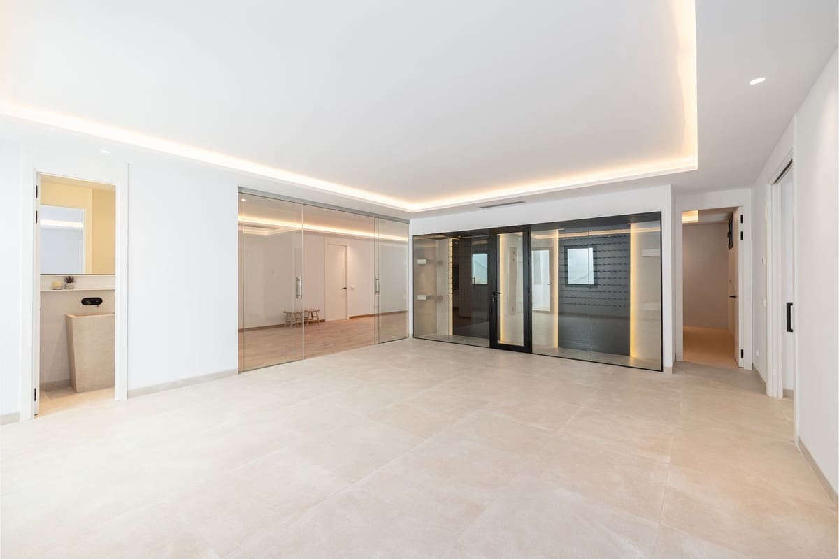 4 soverom Villa til salgs i Golden Mile med svømmebasseng garasje - € 4 750 000 (Ref: 9107838)