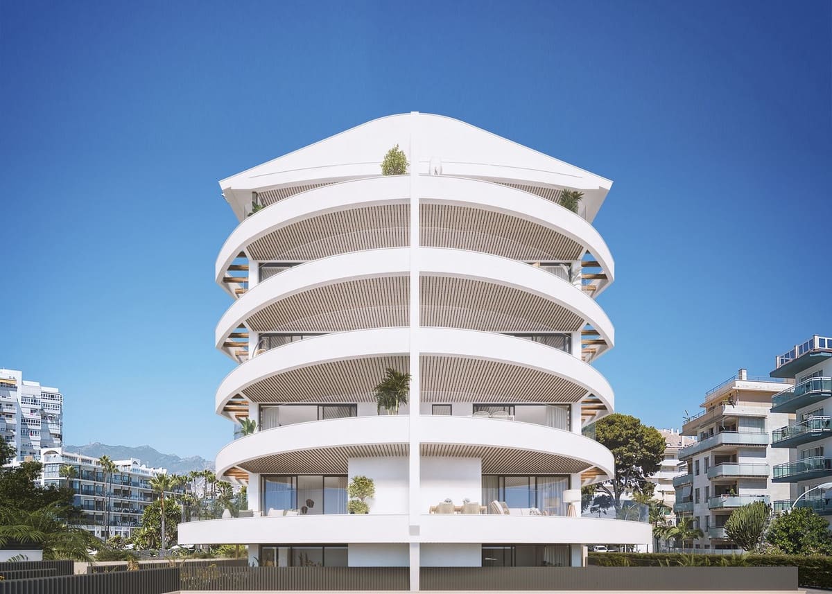 2 soveværelse Penthouse til salg i Benalmadena Costa med swimmingpool garage - € 1.038.000 (Ref: 9107986)