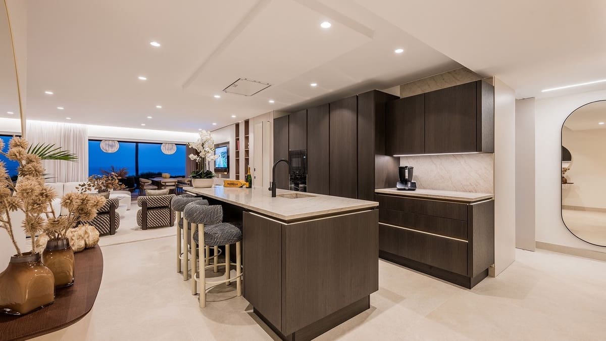 4 soveværelse Lejlighed til salg i Estepona med swimmingpool garage - € 3.995.000 (Ref: 9110807)