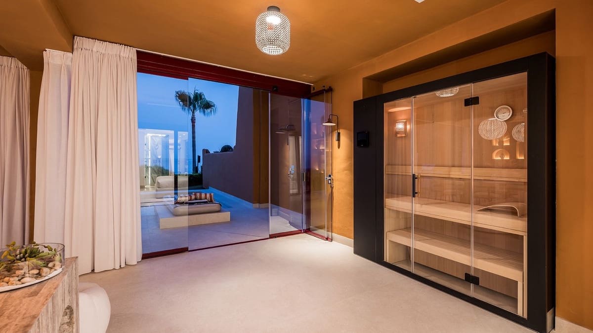 4 soveværelse Lejlighed til salg i Estepona med swimmingpool garage - € 3.995.000 (Ref: 9110807)