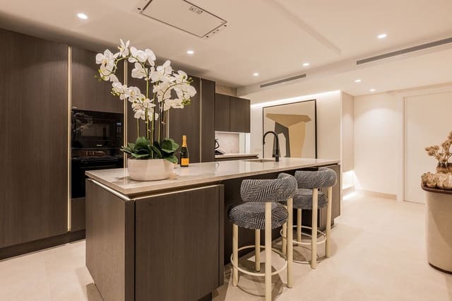 4 sypialnia Apartament na sprzedaż w Estepona z basenem garażem - 3 995 000 € (Ref: 9110807)