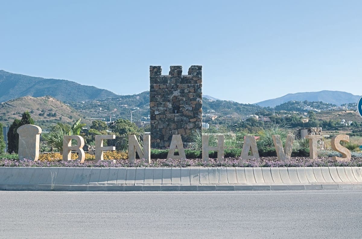 2 bedroom Apartment for sale in Benahavis with pool garage - € 400,000 (Ref: 9127152)