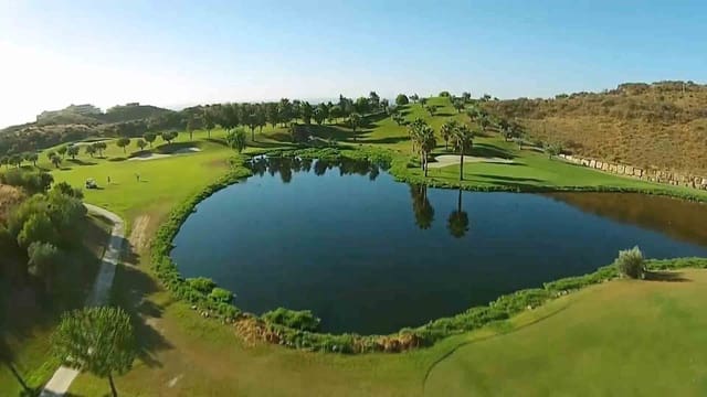 3 sypialnia Willa na sprzedaż w Atalaya-Isdabe, Estepona z basenem garażem - 1 530 000 € (Ref: 9131087)