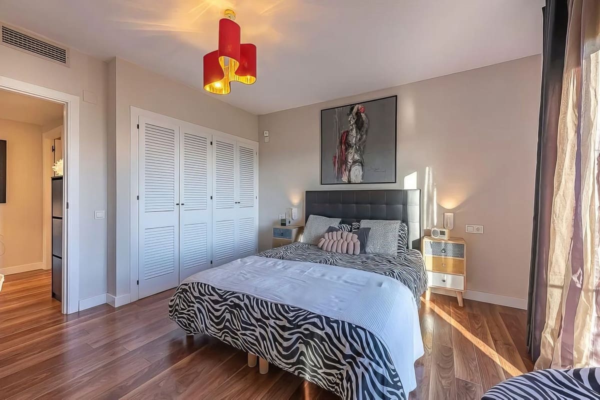 3 soveværelse Penthouse til salg i New Golden Mile med swimmingpool garage - € 880.000 (Ref: 9161721)