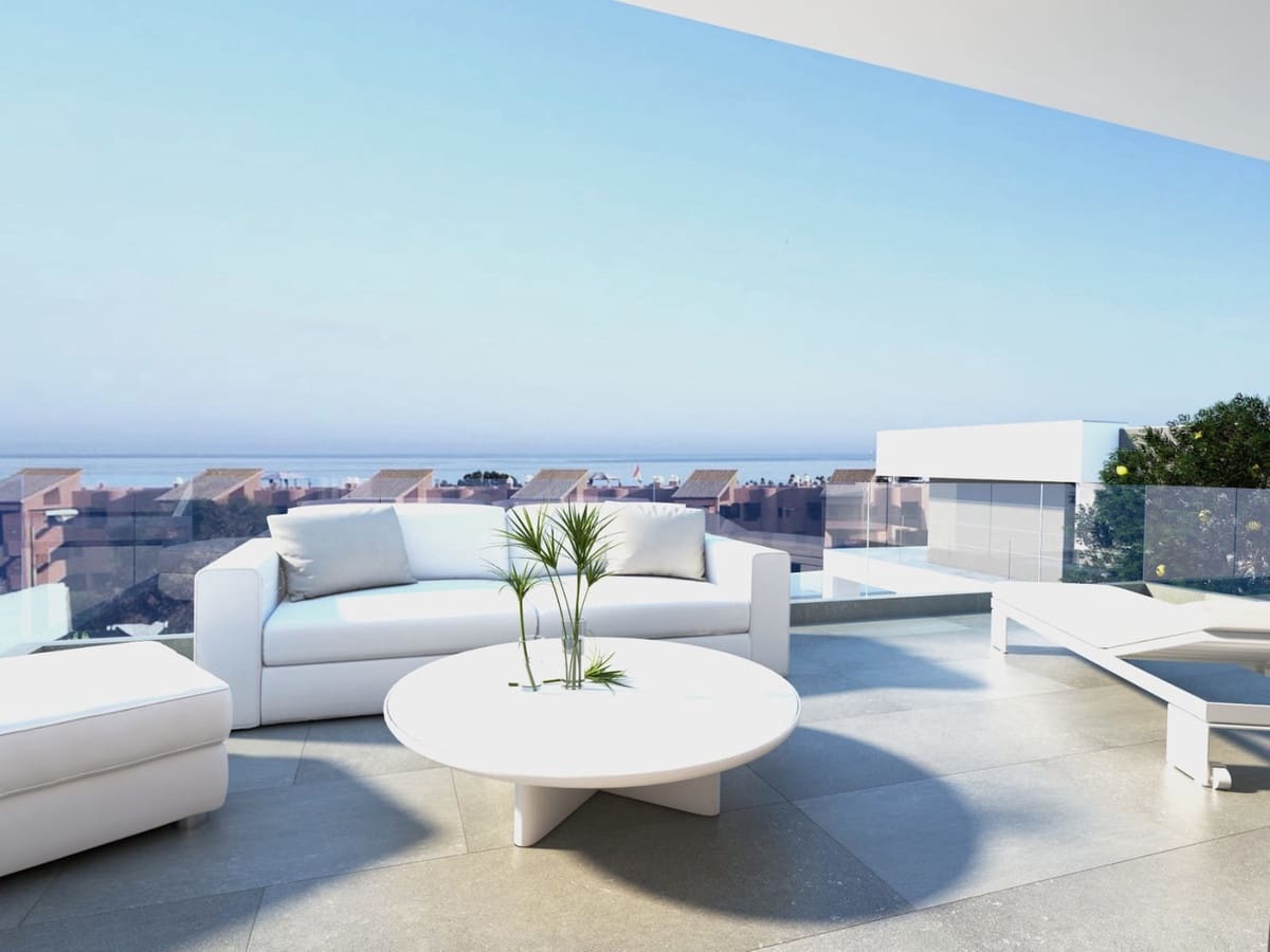 4 bedroom Villa for sale in La Duquesa / Puerto de la Duquesa with pool garage - € 730,000 (Ref: 9293462)