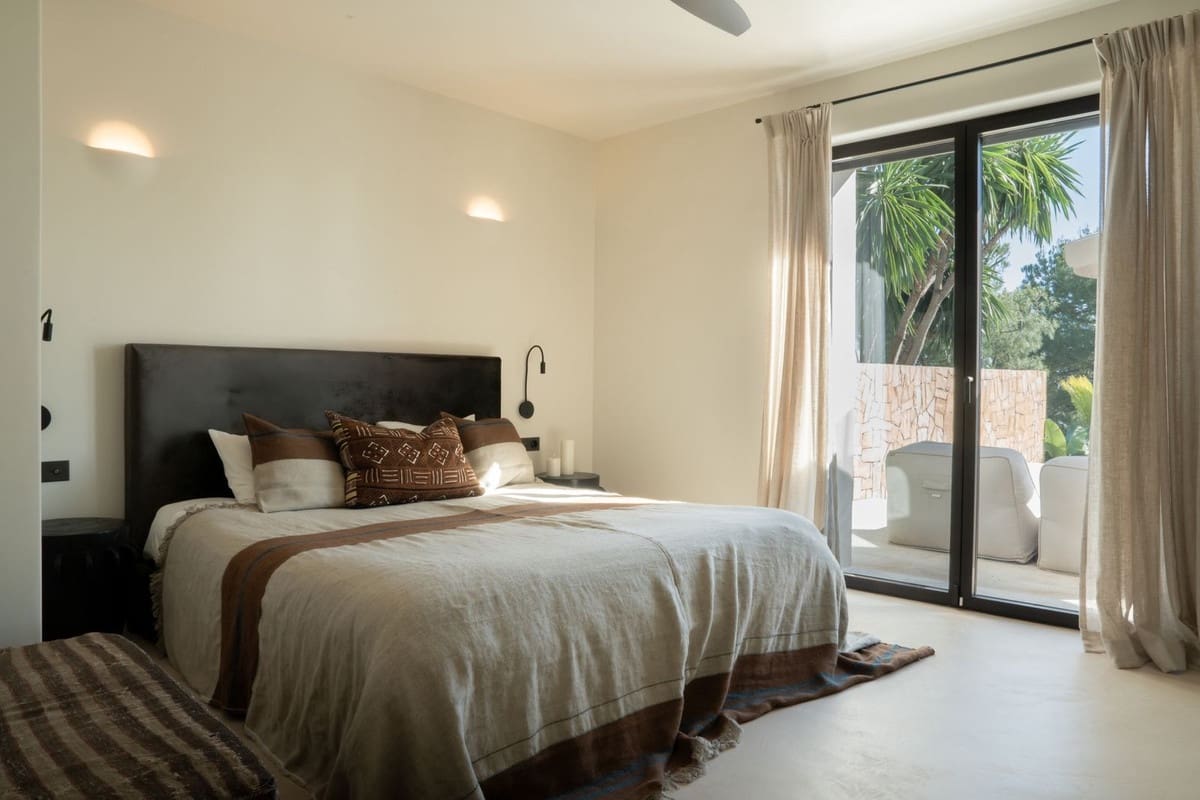 5 slaapkamer Villa te koop in New Golden Mile met zwembad garage - € 3.970.000 (Ref: 9339244)