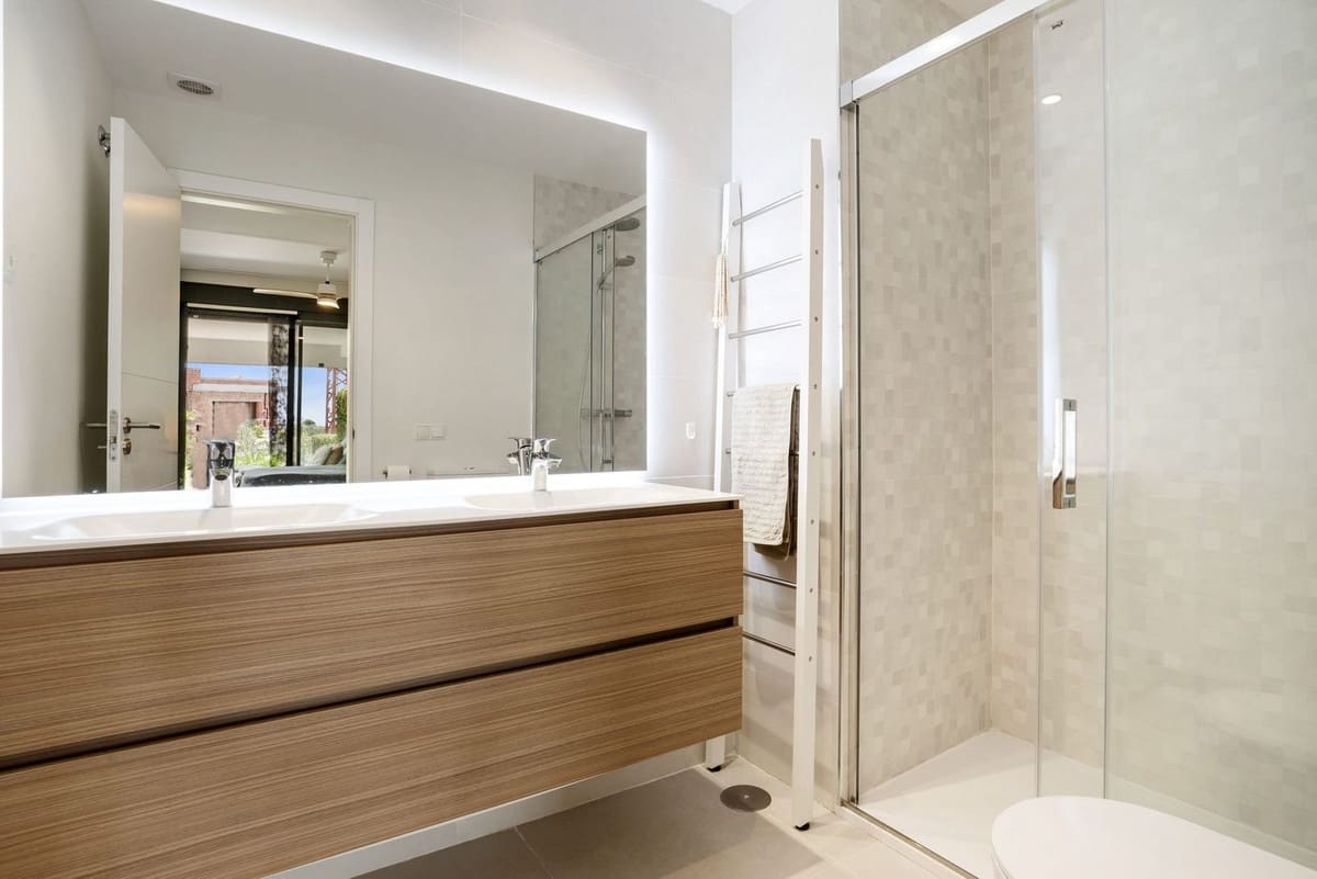 2 quarto Apartamento para venda em Estepona com piscina garagem - 495 000 € (Ref: 9468966)