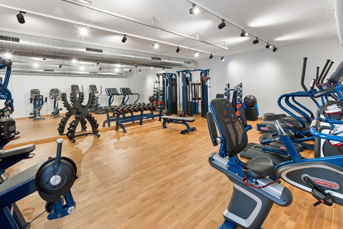 2 sovrum Takvåning till salu i Estepona med pool garage - 495 000 € (Ref: 9523065)