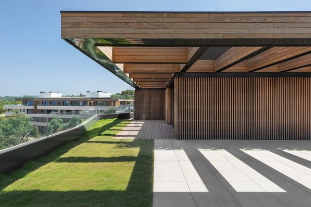 2 chambre Appartement à vendre à Sotogrande, San Roque avec piscine garage - 950 000 € (Ref: 9598280)