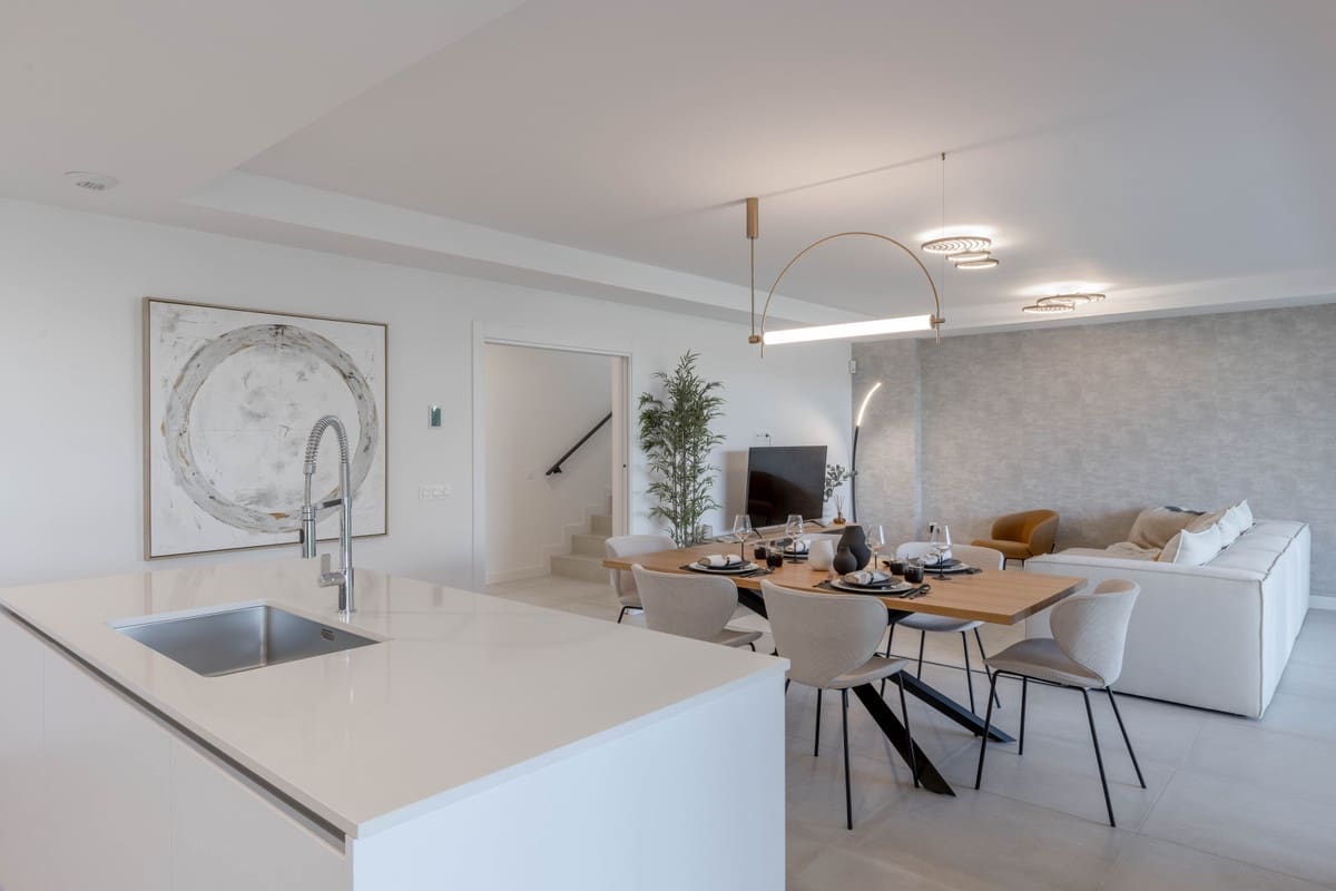 3 bedroom Townhouse for sale in Mijas Costa with pool garage - € 776,000 (Ref: 9613112)