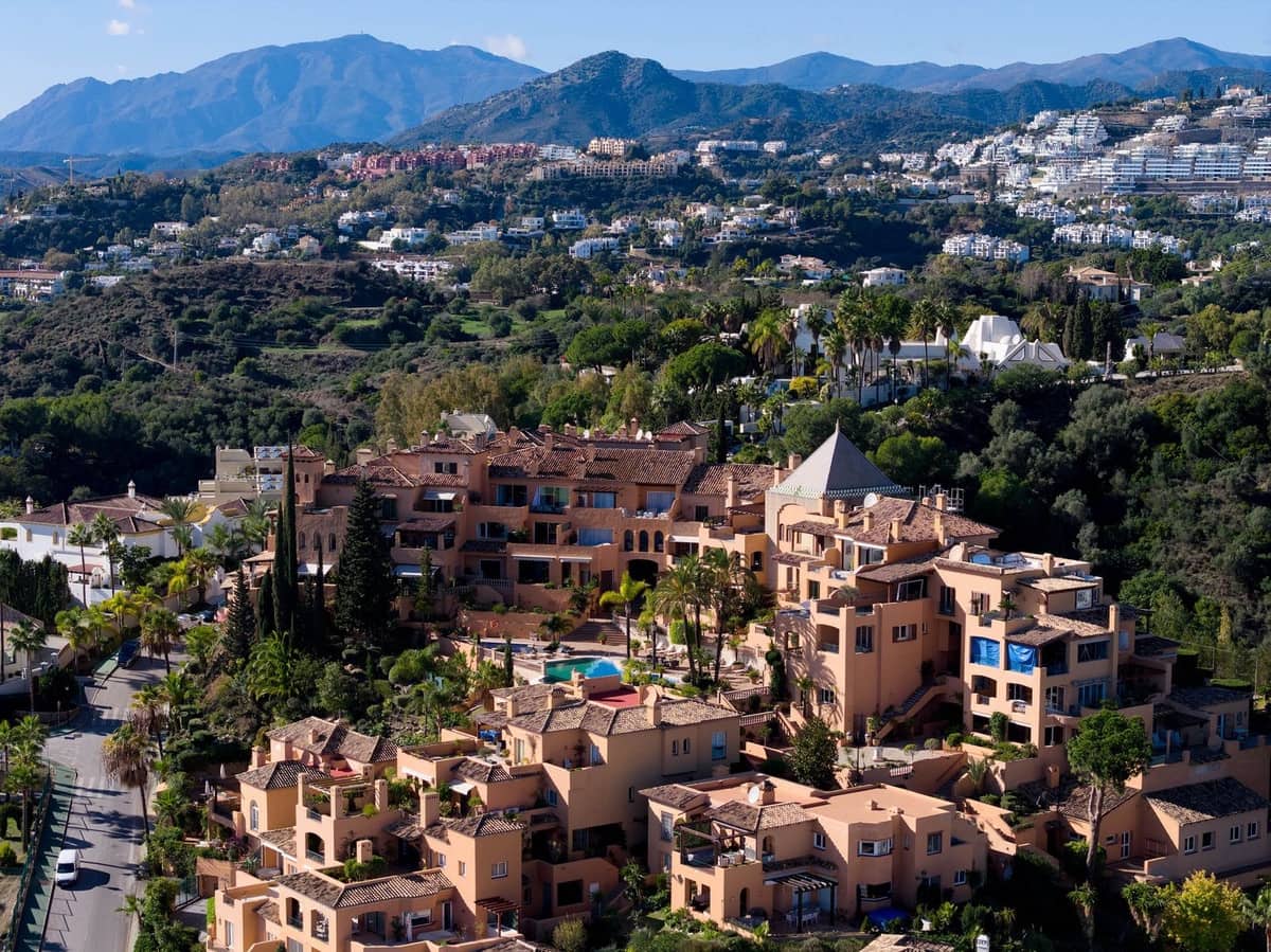 4 sypialnia Penthouse na sprzedaż w Marbella z basenem garażem - 3 495 000 € (Ref: 9656588)