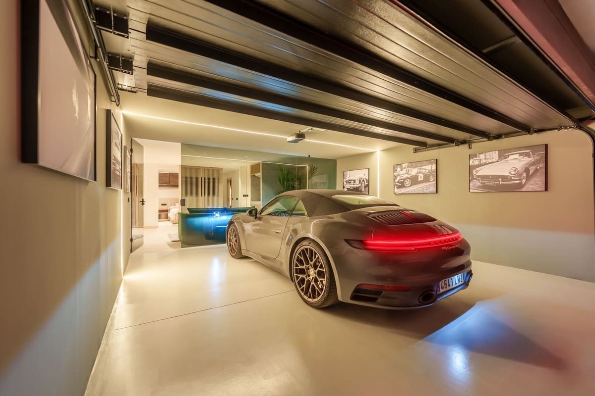 4 makuuhuone Omakotitalo myytävänä paikassa Golden Mile mukana uima-altaan 
autotalli - 2 150 000 € (Ref: 9657071)