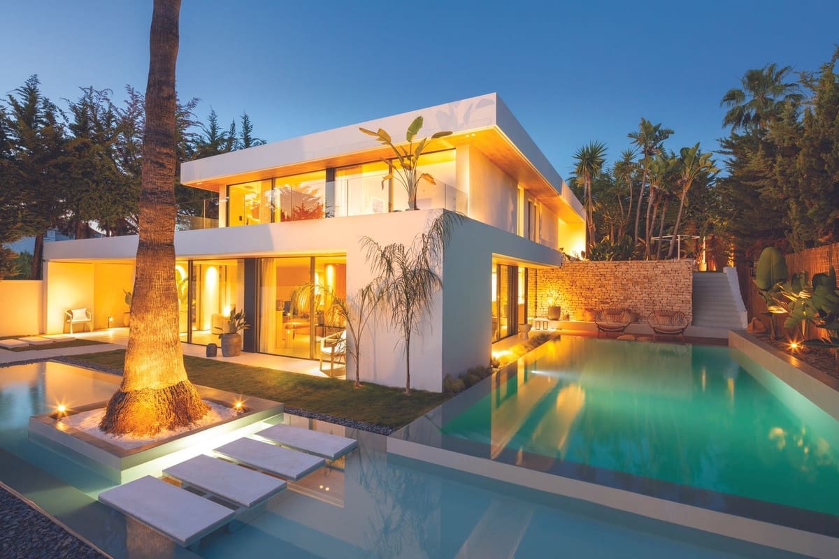 4 bedroom Villa for sale in Marbella with pool - € 3,550,000 (Ref: 9657072)