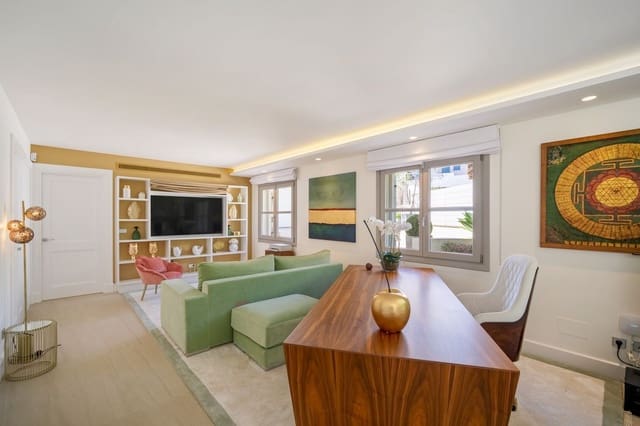 6 quarto Moradia para venda em Nueva Andalucia, Marbella com piscina garagem - 10 395 000 € (Ref: 9657074)