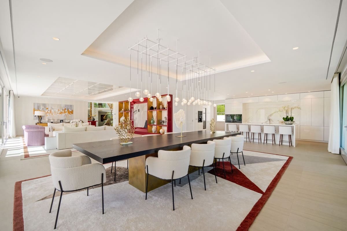 6 soveværelse Villa til salg i Nueva Andalucia med swimmingpool garage - € 10.395.000 (Ref: 9657074)