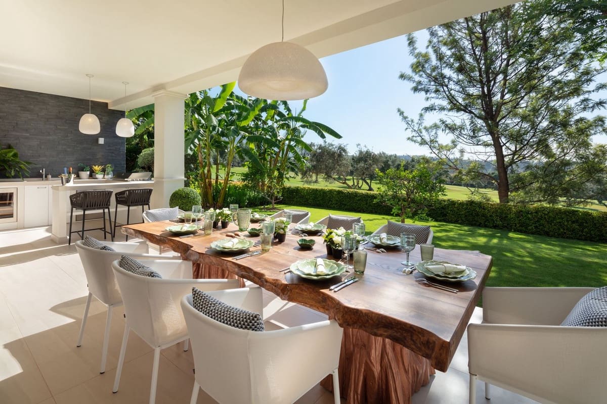 6 soveværelse Villa til salg i Nueva Andalucia med swimmingpool garage - € 10.395.000 (Ref: 9657074)