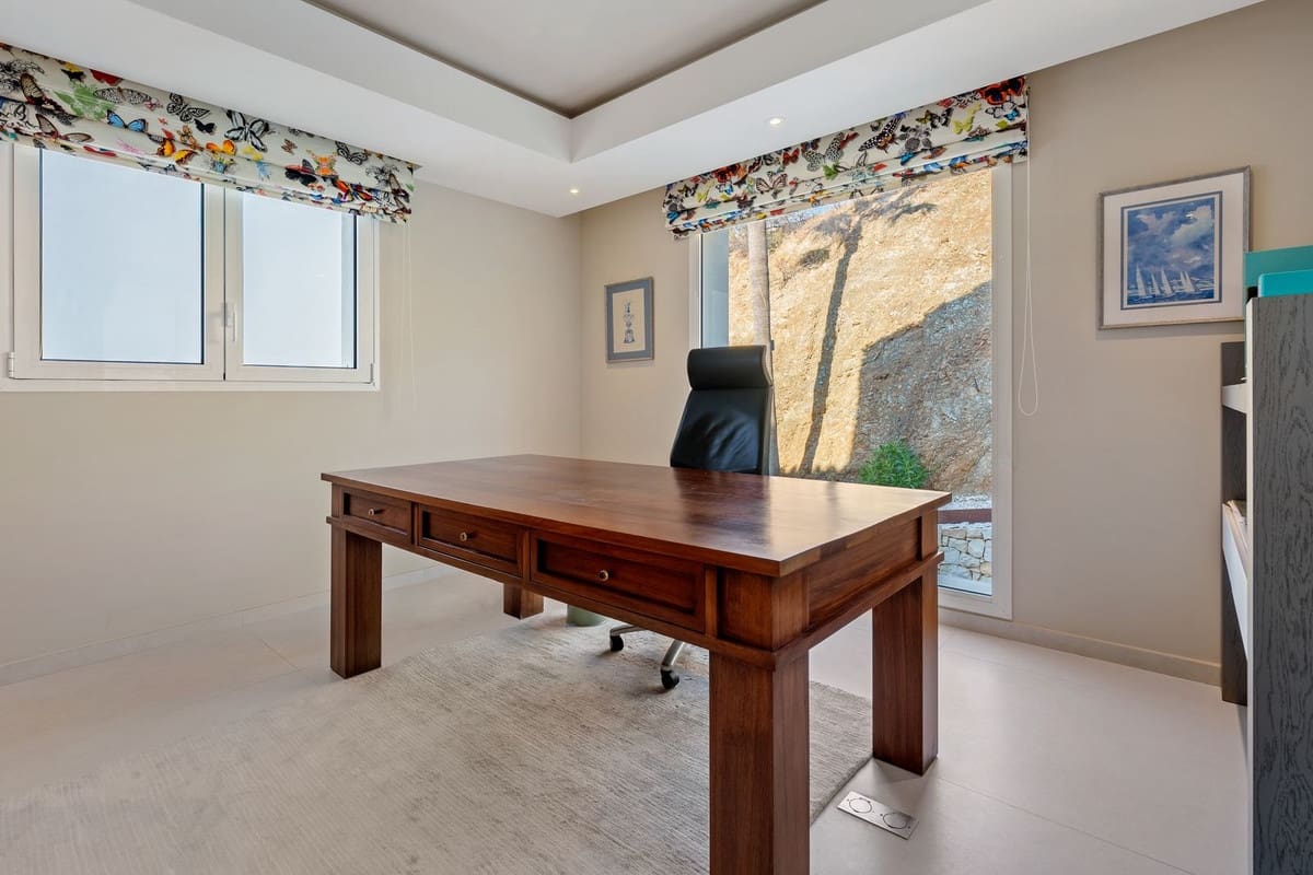 Chalet de 9 habitaciones en Benahavís en venta con piscina garaje - 8.250.000 € (Ref: 9665212)