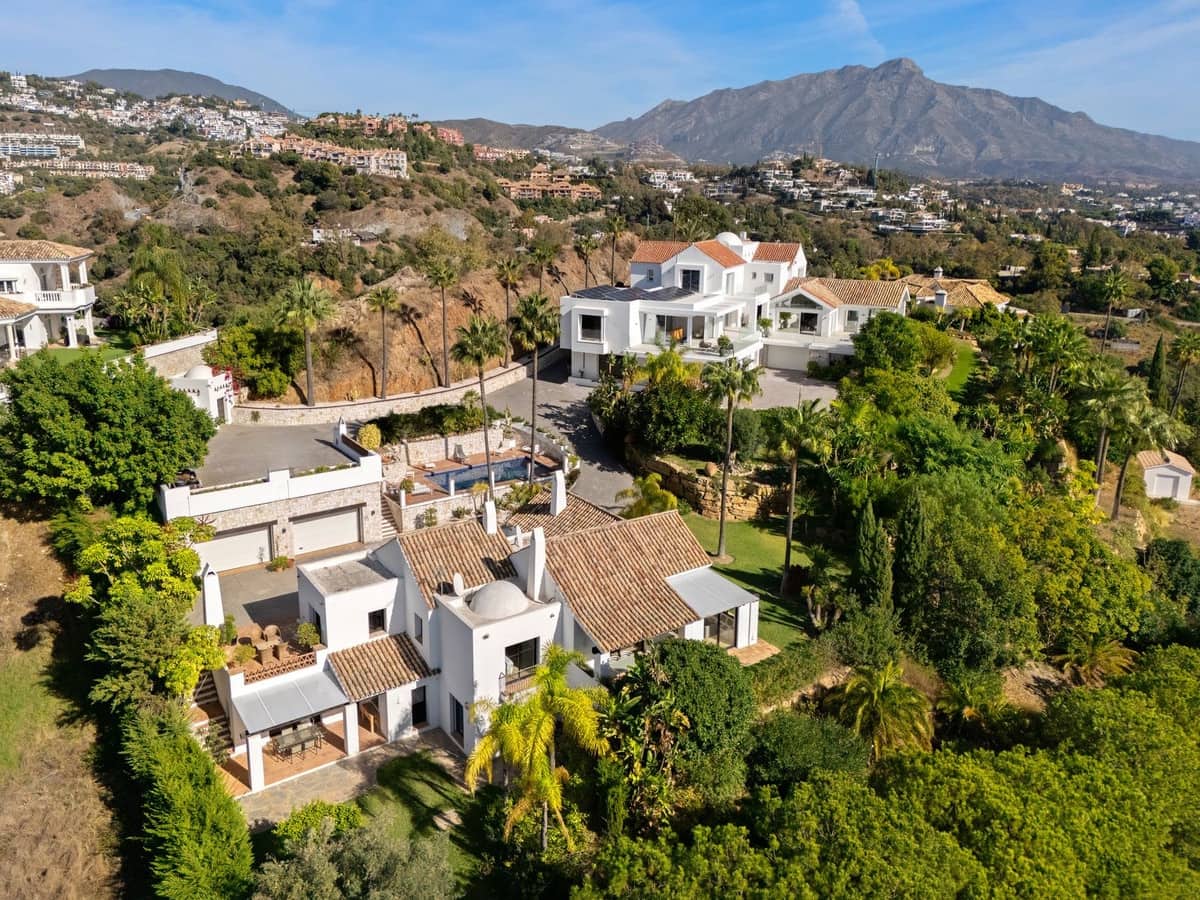 Chalet de 9 habitaciones en Benahavís en venta con piscina garaje - 8.250.000 € (Ref: 9665212)