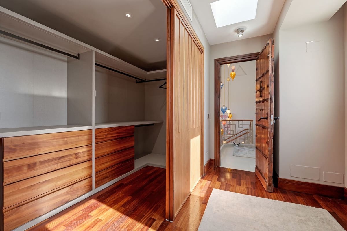 Chalet de 9 habitaciones en Benahavís en venta con piscina garaje - 8.250.000 € (Ref: 9665212)