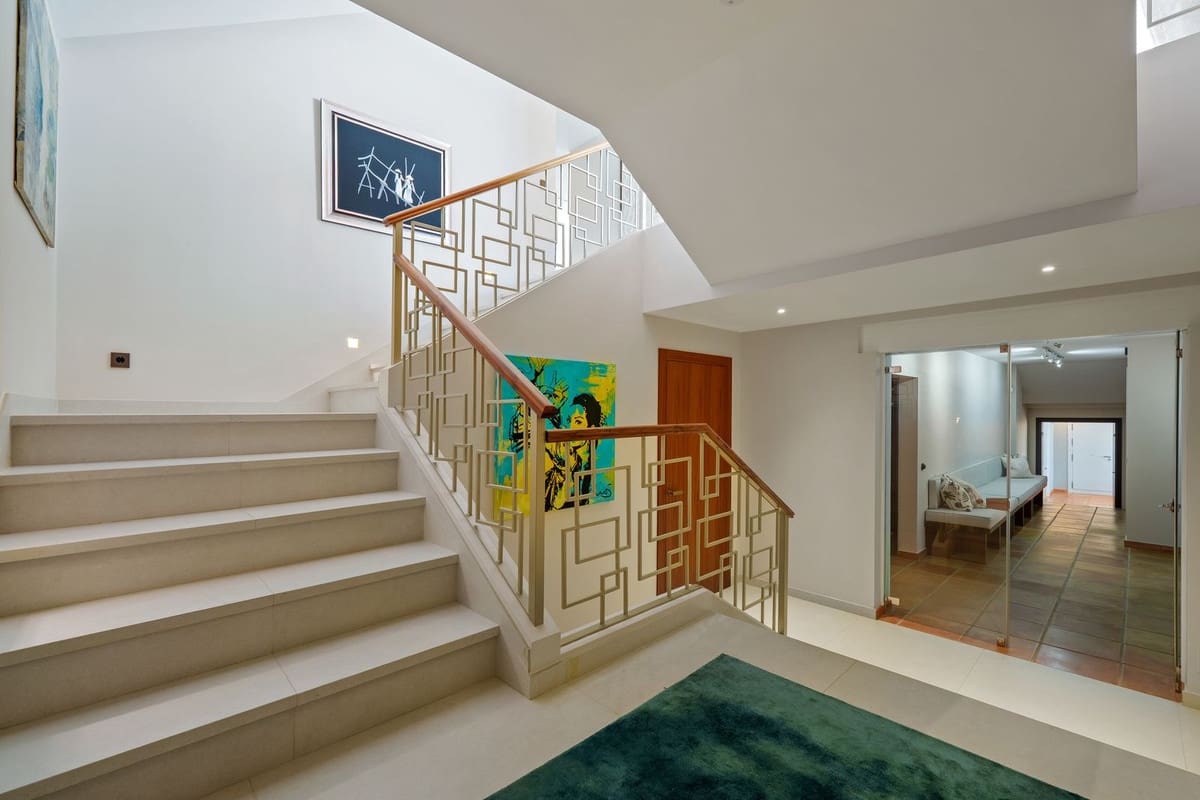 Chalet de 9 habitaciones en Benahavís en venta con piscina garaje - 8.250.000 € (Ref: 9665212)