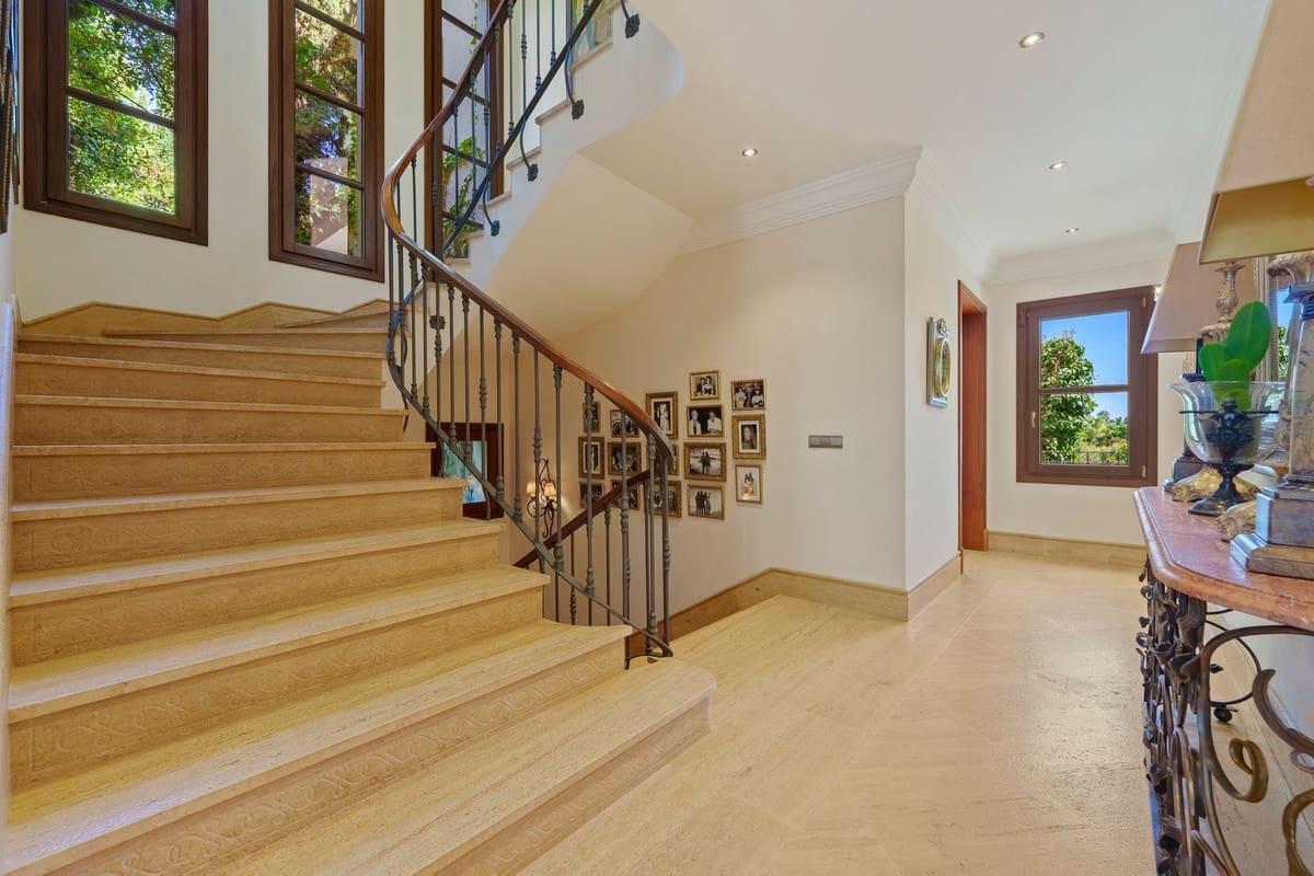 6 chambre Villa/Maison à vendre à Golden Mile avec piscine - 8 950 000 € (Ref: 9665443)