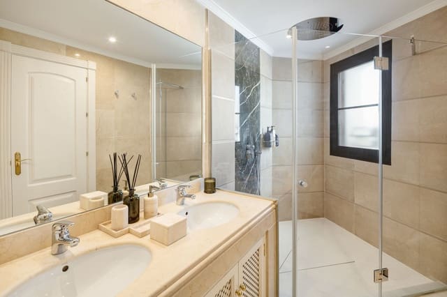 4 chambre Villa/Maison à vendre à Benahavís avec piscine garage - 2 950 000 € (Ref: 9669262)