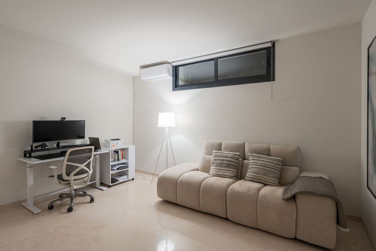 6 bedroom Villa for sale in Nueva Andalucia with pool garage - € 3,980,000 (Ref: 9672185)