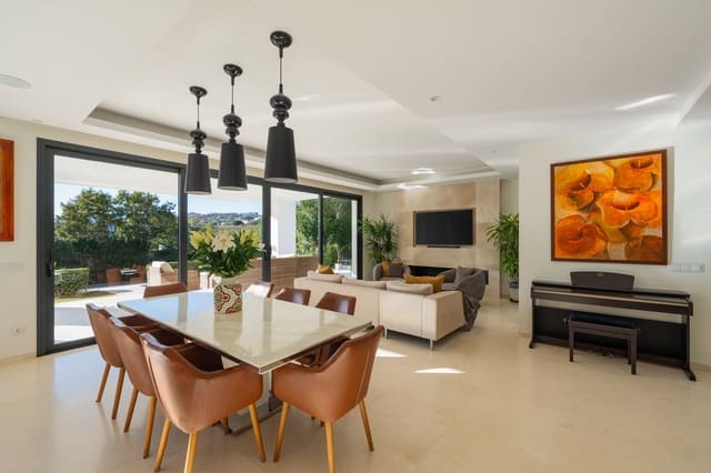 6 bedroom Villa for sale in Nueva Andalucia, Marbella with pool garage - € 3,980,000 (Ref: 9672185)