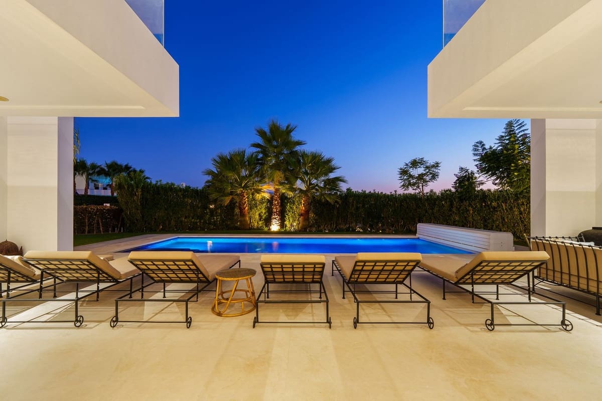 6 bedroom Villa for sale in Nueva Andalucia with pool - € 3,895,000 (Ref: 9672336)
