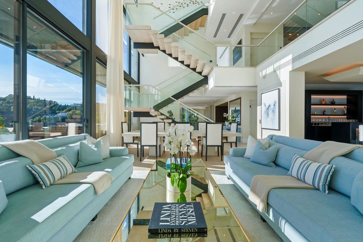 5 bedroom Villa for sale in Benahavis with pool garage - € 8,995,000 (Ref: 9676001)