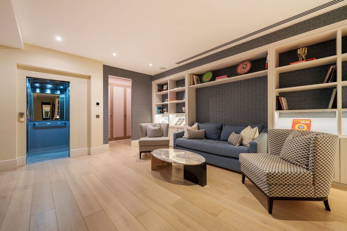 5 bedroom Villa for sale in Benahavis with pool garage - € 8,995,000 (Ref: 9676001)