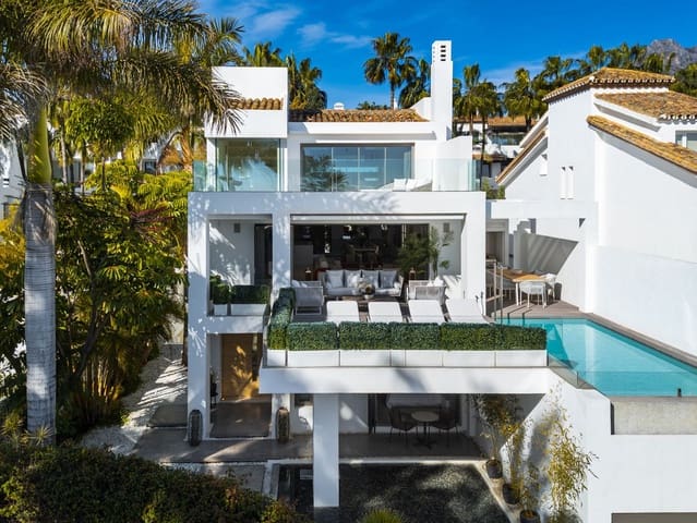 4 slaapkamer Villa te koop in Marbella met zwembad garage - € 10.900.000 (Ref: 9676002)