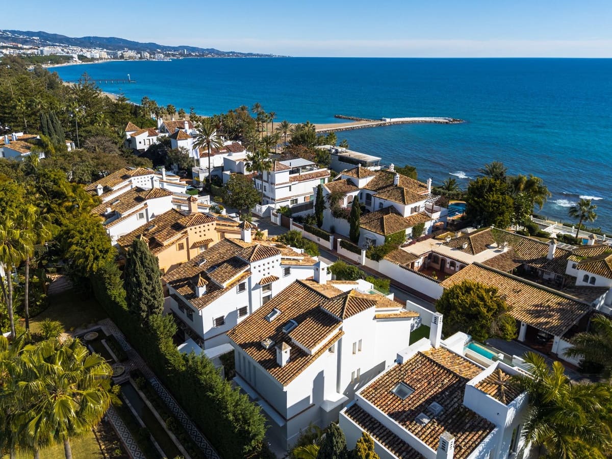 4 slaapkamer Villa te koop in Marbella met zwembad garage - € 10.900.000 (Ref: 9676002)