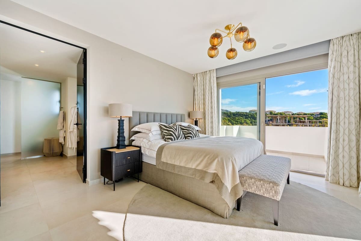 3 chambre Villa/Maison à vendre à Nueva Andalucia avec piscine - 3 150 000 € (Ref: 9676003)