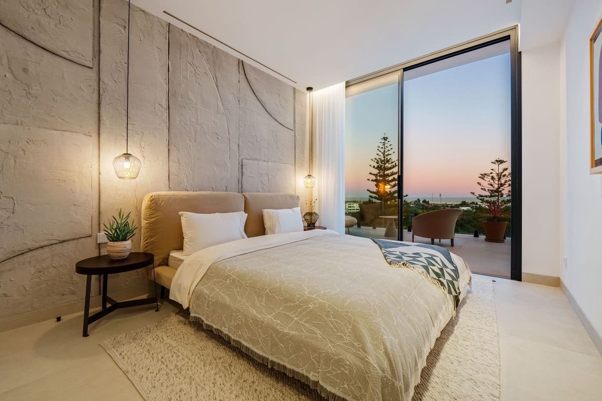 5 makuuhuone Huvila myytävänä paikassa La Quinta mukana uima-altaan 
autotalli - 5 495 000 € (Ref: 9678226)