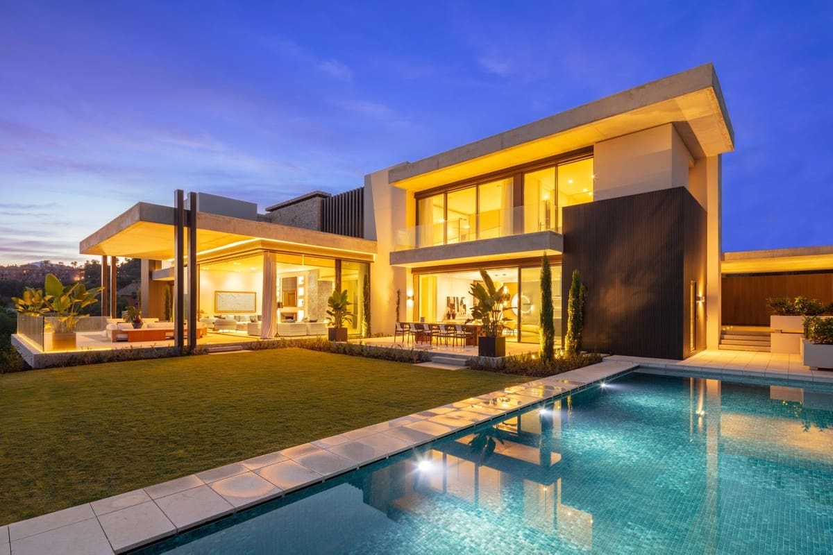 7 bedroom Villa for sale in La Quinta with pool garage - € 9,950,000 (Ref: 9679168)