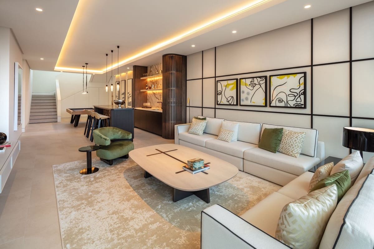 7 bedroom Villa for sale in La Quinta with pool garage - € 9,950,000 (Ref: 9679168)