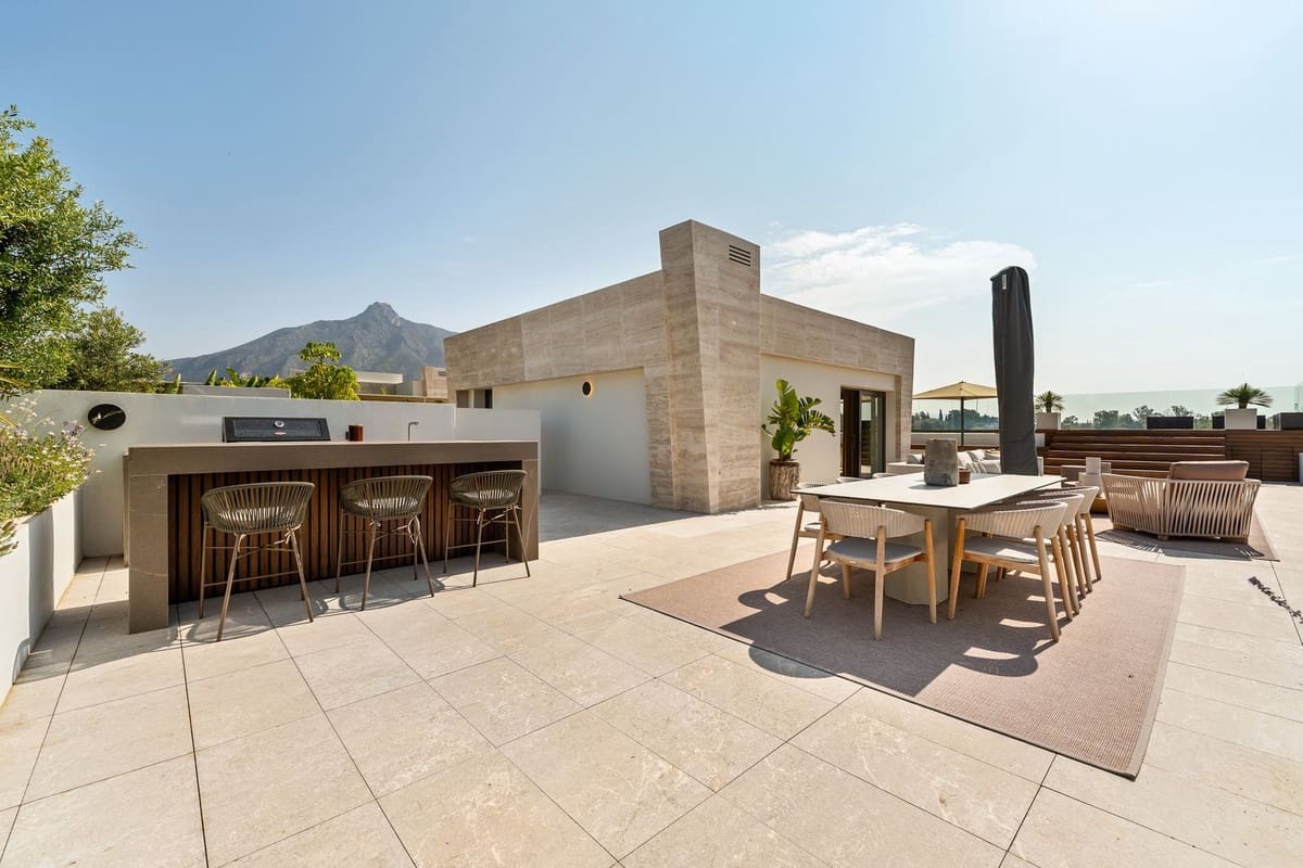 Chalet de 4 habitaciones en Golden Mile en venta con piscina garaje - 11.400.000 € (Ref: 9685754)