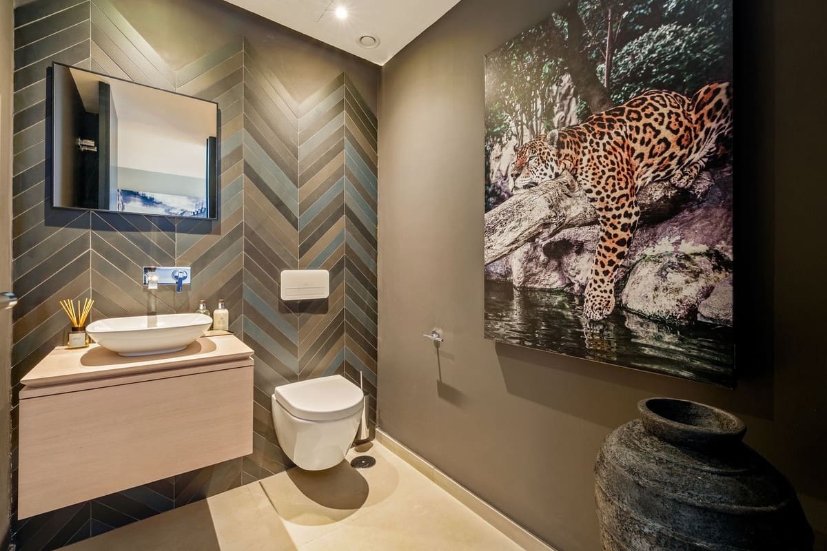 3 makuuhuone Huvila myytävänä paikassa Nueva Andalucia mukana uima-altaan 
autotalli - 3 150 000 € (Ref: 9685756)