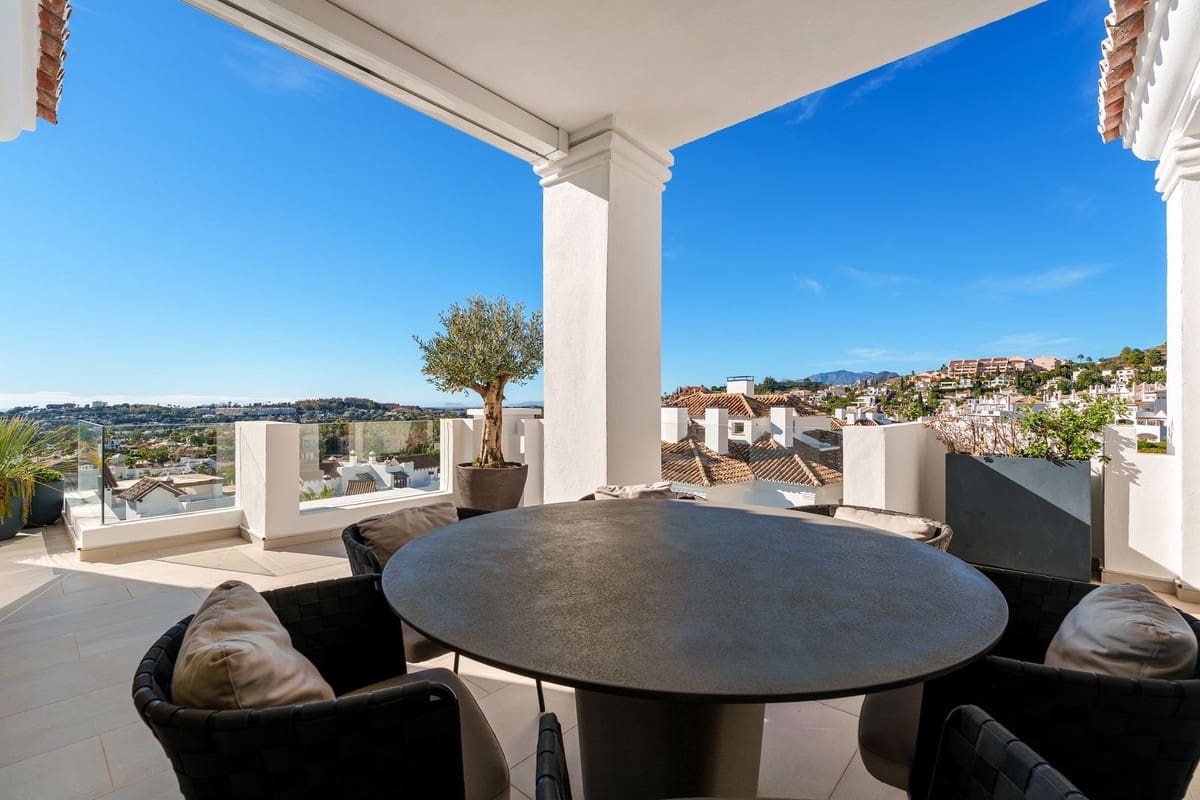 3 bedroom Villa for sale in Nueva Andalucia with pool garage - € 3,150,000 (Ref: 9685756)
