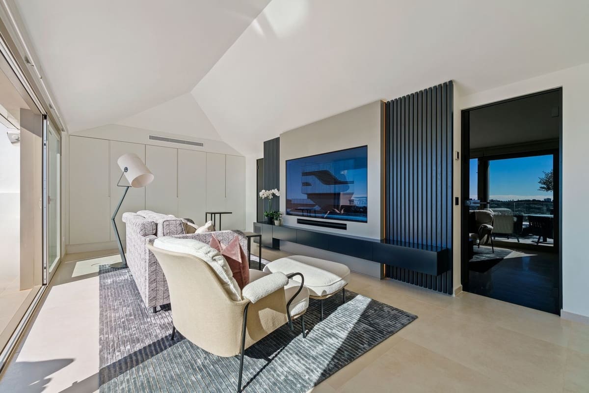 3 bedroom Villa for sale in Nueva Andalucia with pool garage - € 3,150,000 (Ref: 9685756)